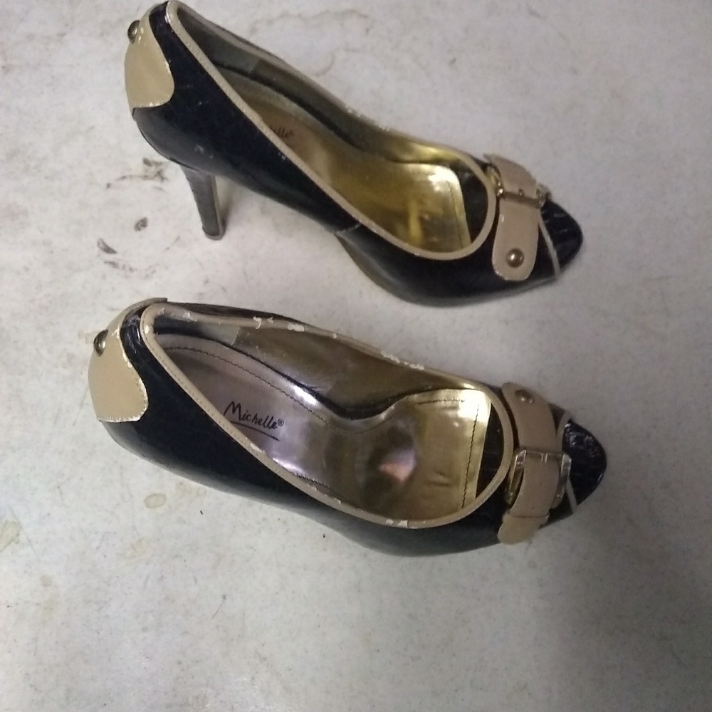 Used ladies shoes